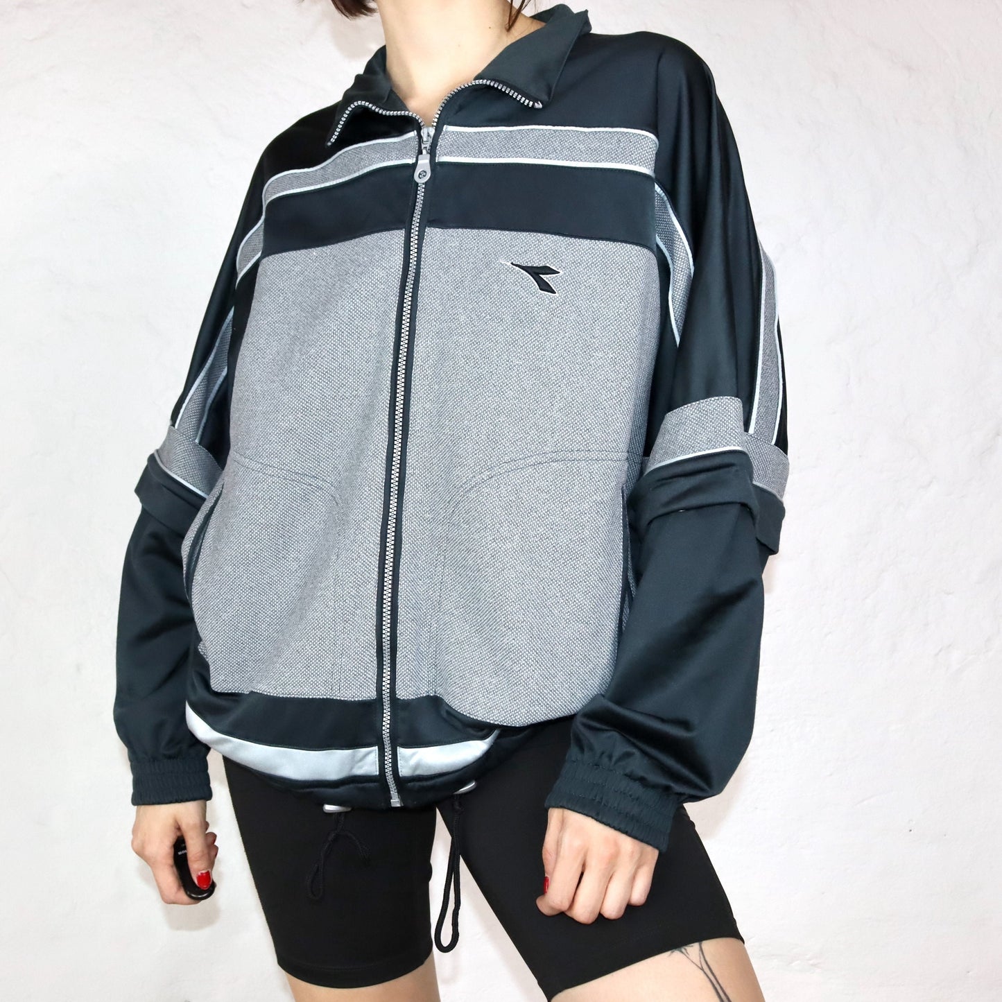 Vintage DIADORA tracksuit jacket with removable sleeves black grey 46