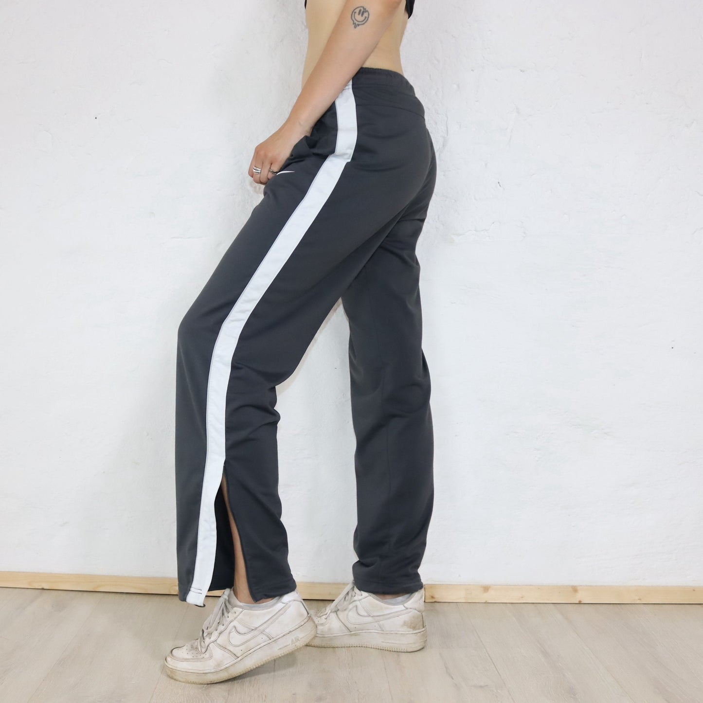 Vintage NIKE jogging pants training pants dark grey white S