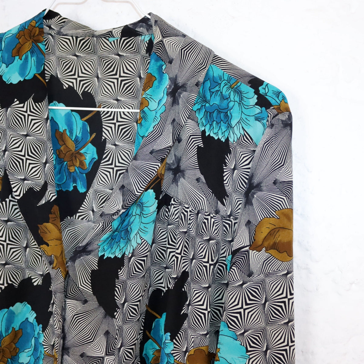 Vintage 80s 90s silk blouse, long-sleeved, crazy pattern, flowers, S/M