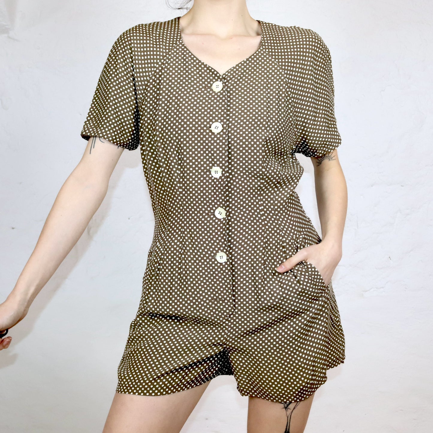 Vintage 80s 90s JEAN PAUL jumpsuit one-piece short sleeve dotted beige white button row viscose 38