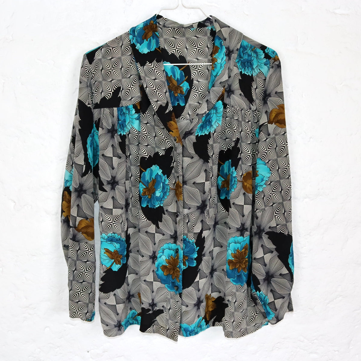 Vintage 80s 90s silk blouse, long-sleeved, crazy pattern, flowers, S/M