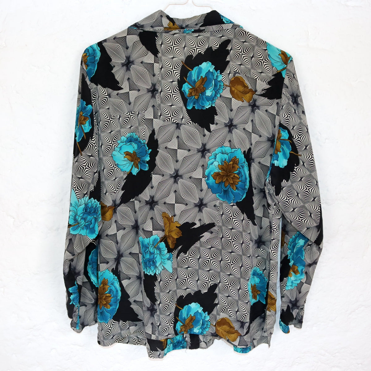 Vintage 80s 90s silk blouse, long-sleeved, crazy pattern, flowers, S/M