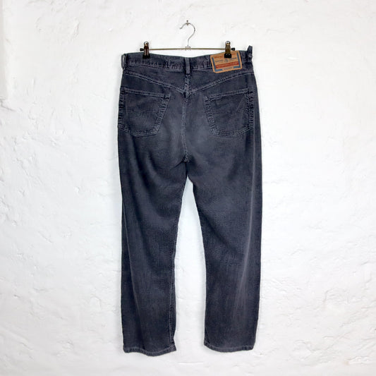 Vintage 80er 90er DIESEL Cordhose Hose Cord gerades Bein grau W34