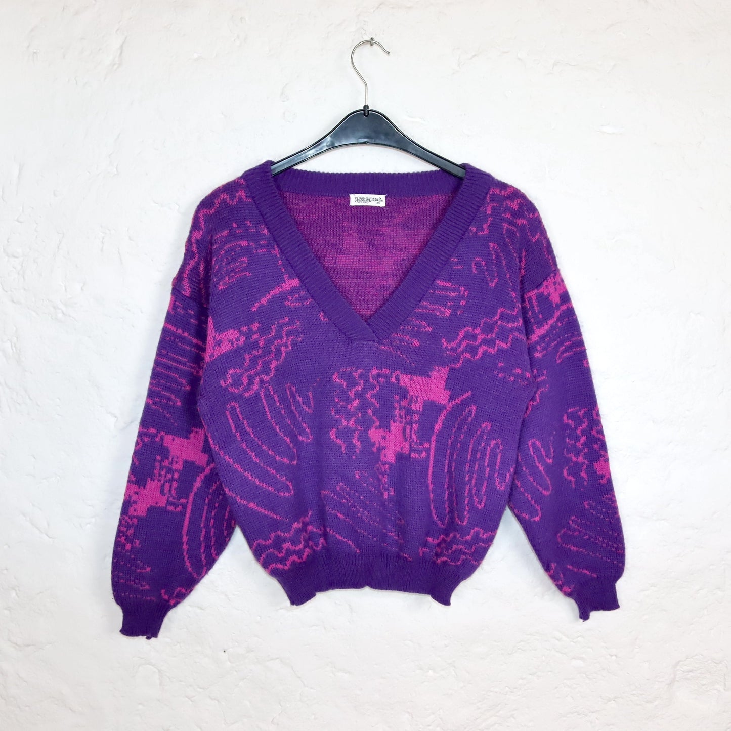 Vintage 80s 90s PASSPORT sweater V-neck crazy pattern purple XS