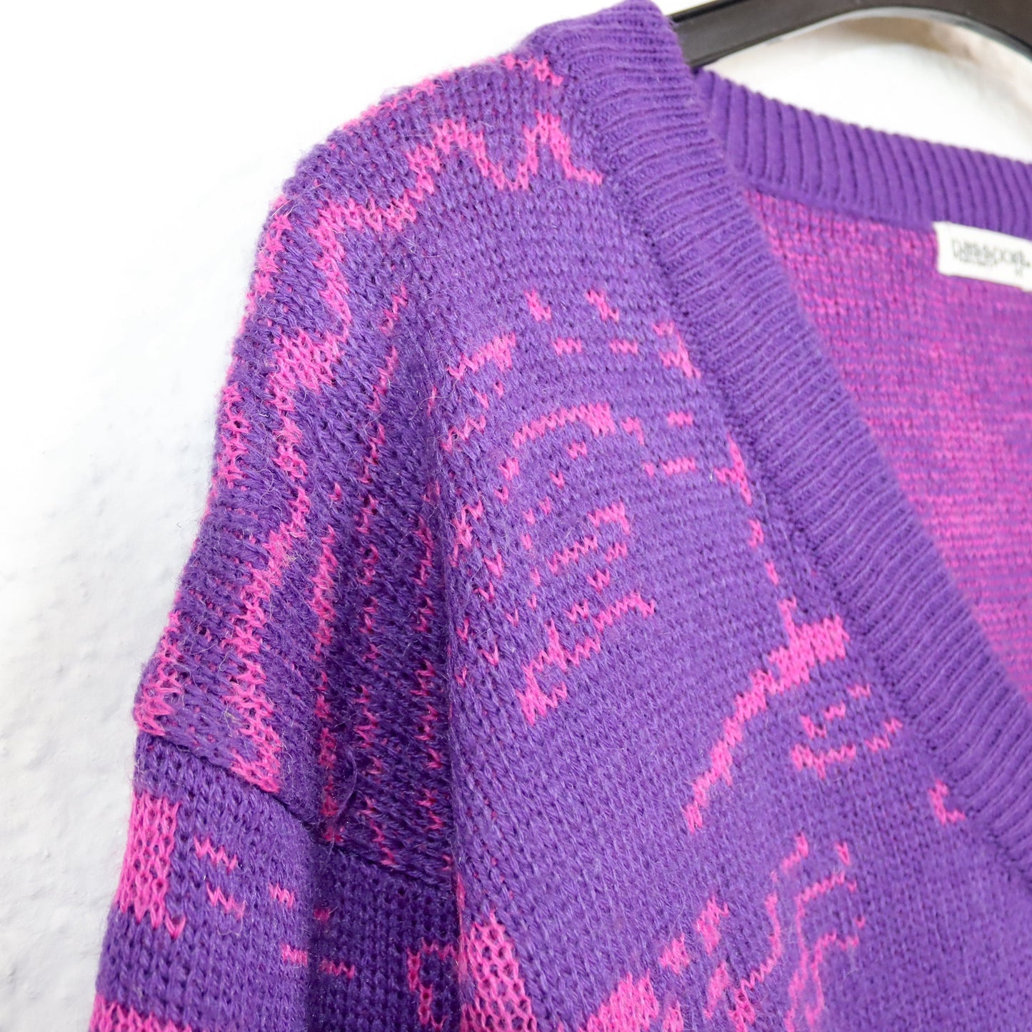Vintage 80s 90s PASSPORT sweater V-neck crazy pattern purple XS