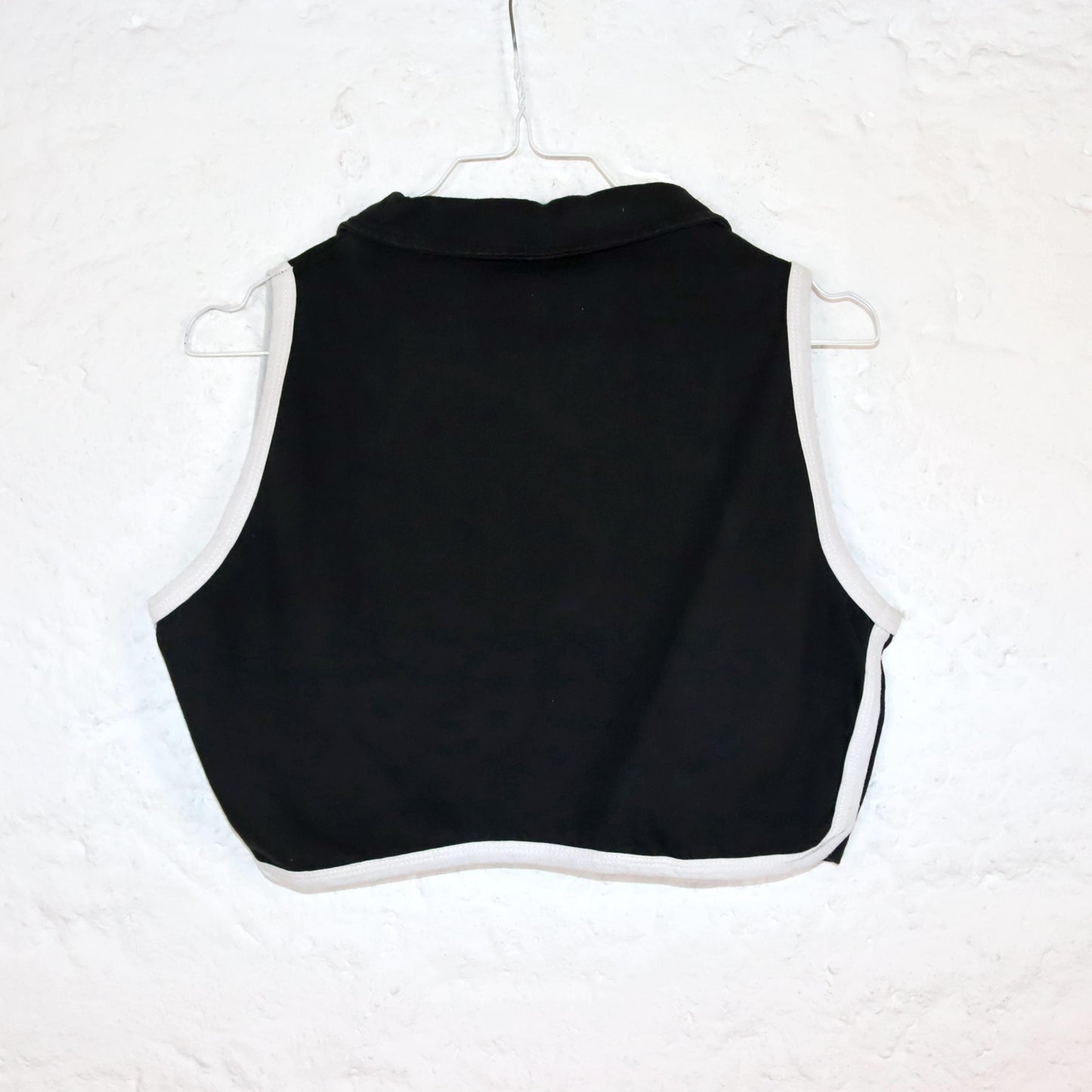 Vintage 80er 90er Y2k UNCLE SAM Crop Top ärmellos Kragen schwarz weiß M