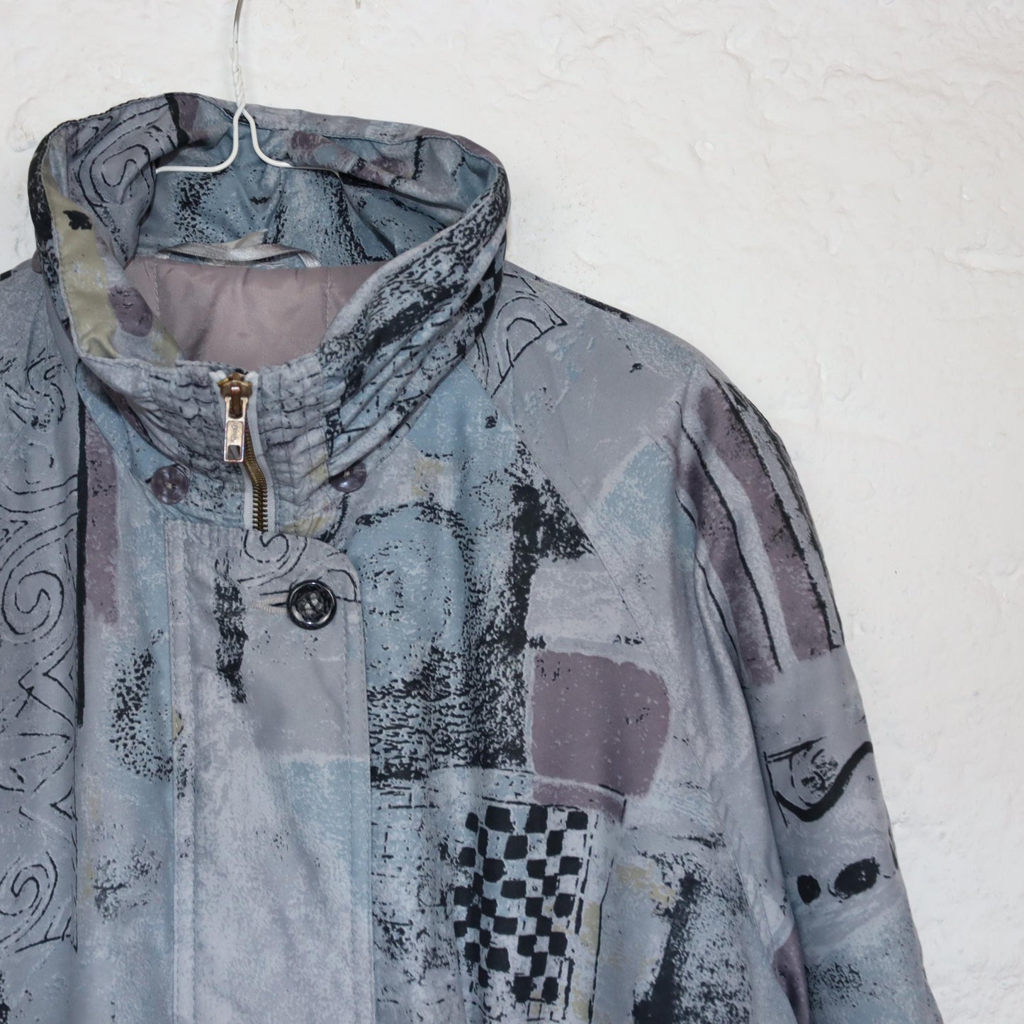 Vintage 80s 90s parka coat lightly lined crazy pattern shoulder pads stand-up collar fitted L