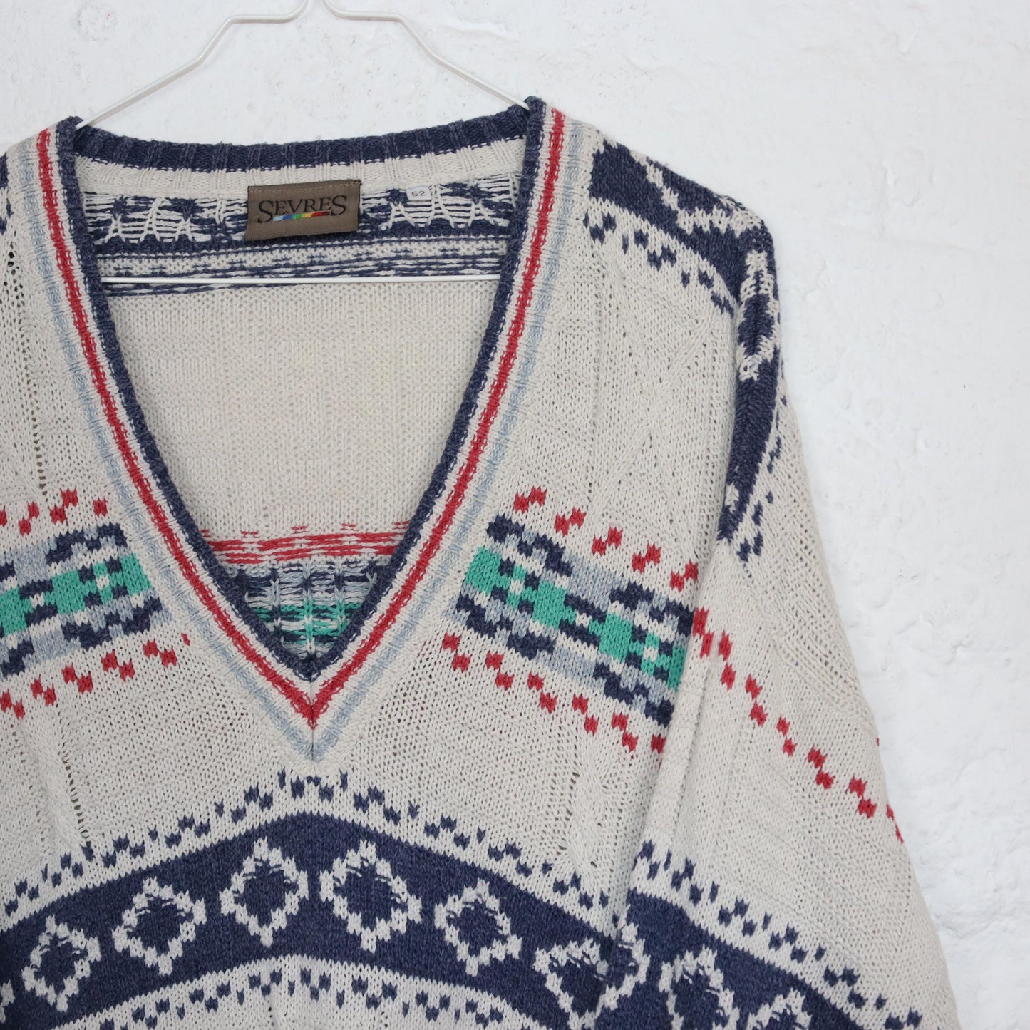 Vintage 80s 90s SEVERS knitted sweater V-neck patterned white colorful 52 L