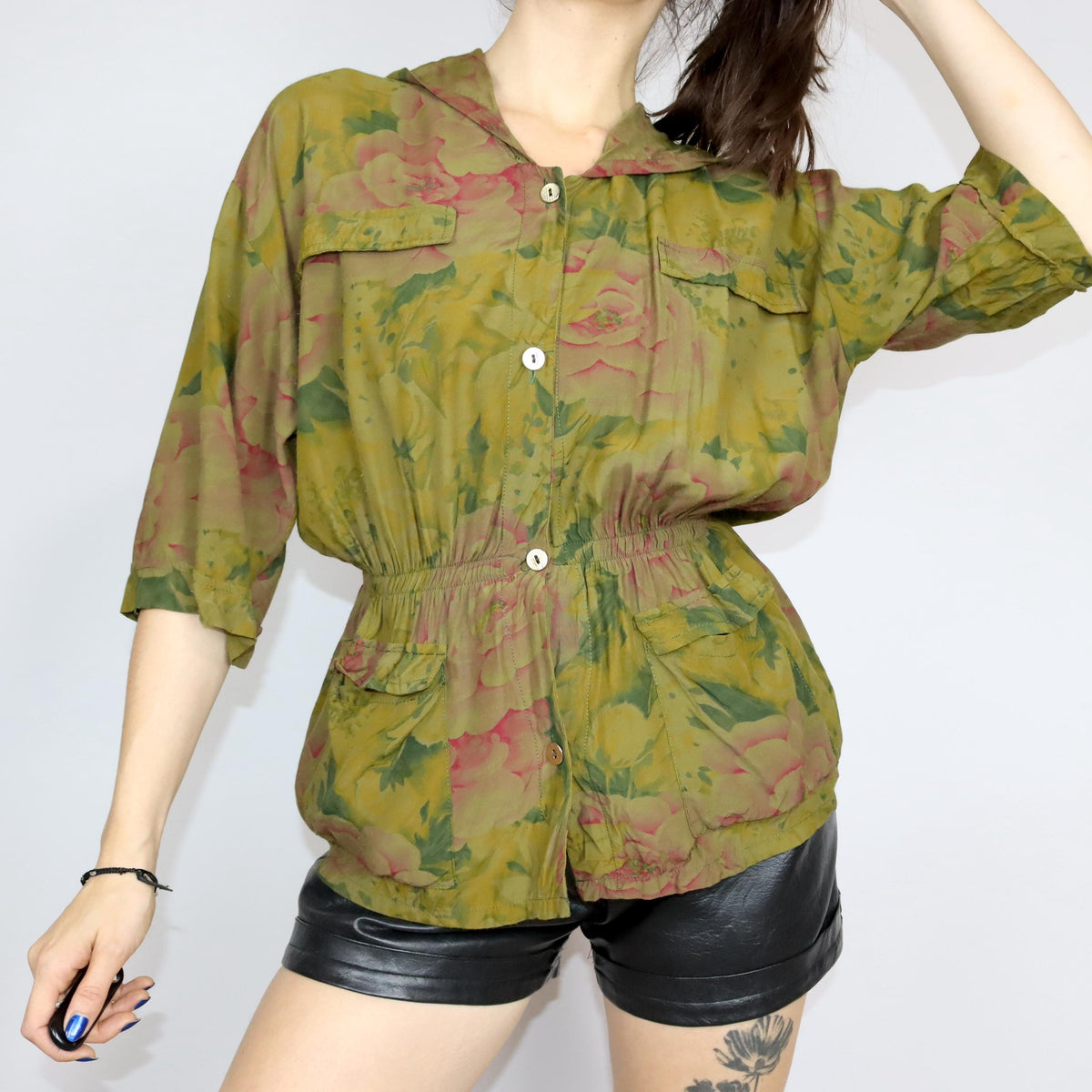 Vintage 80s 90s FANEY blouse short sleeve fitted crazy pattern hood floral pattern L