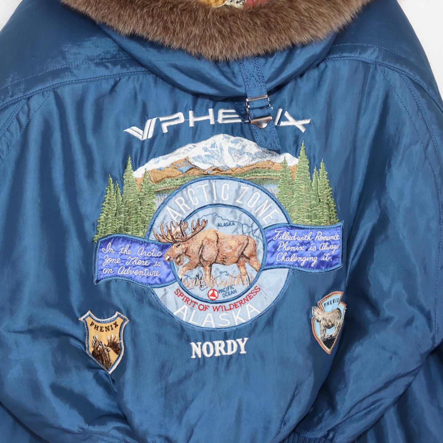 Vintage 80s 90s VPHENIX Arctic Zone winter jacket bomber jacket sticker back shiny blue lined M
