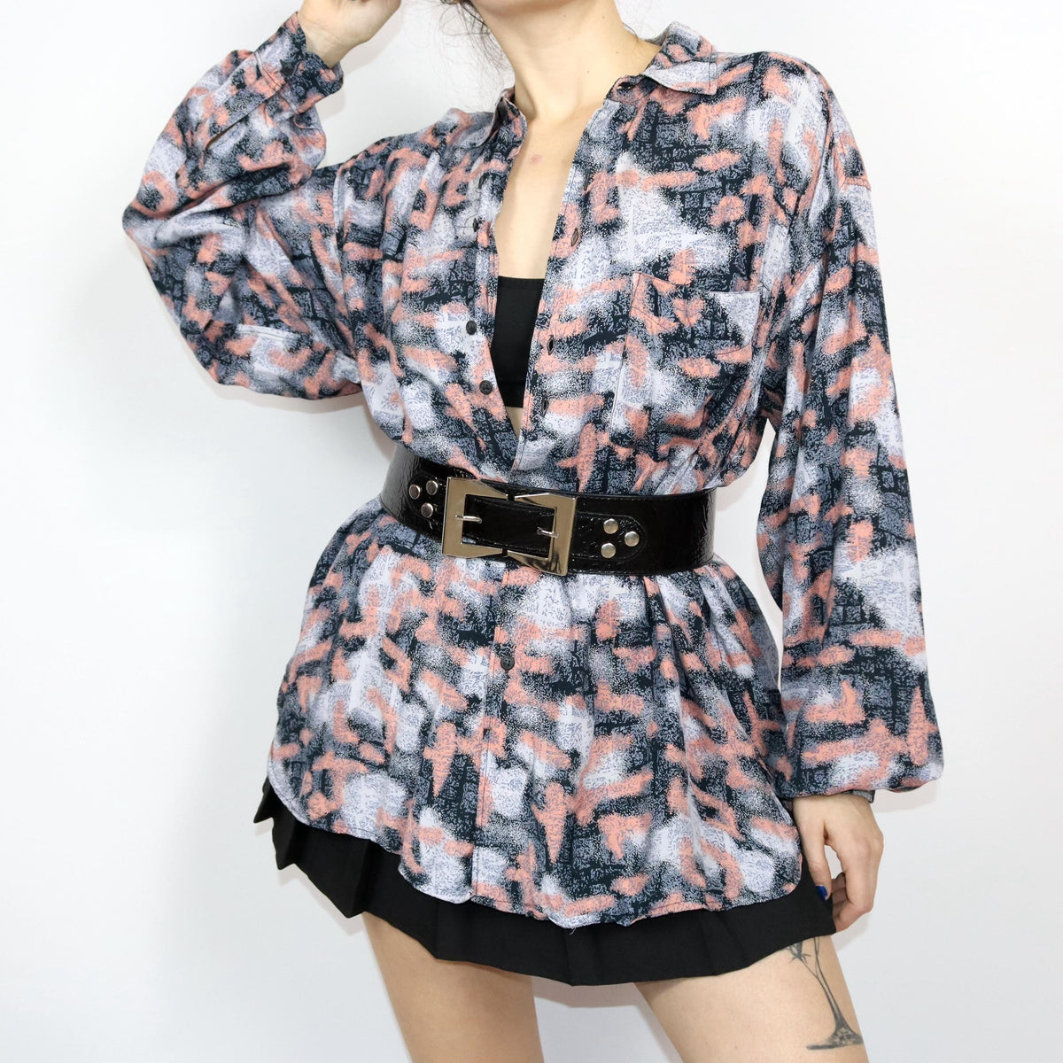 Vintage 80s 90s CASUAL WEAR shirt long sleeve crazy pattern viscose apricot black light blue L