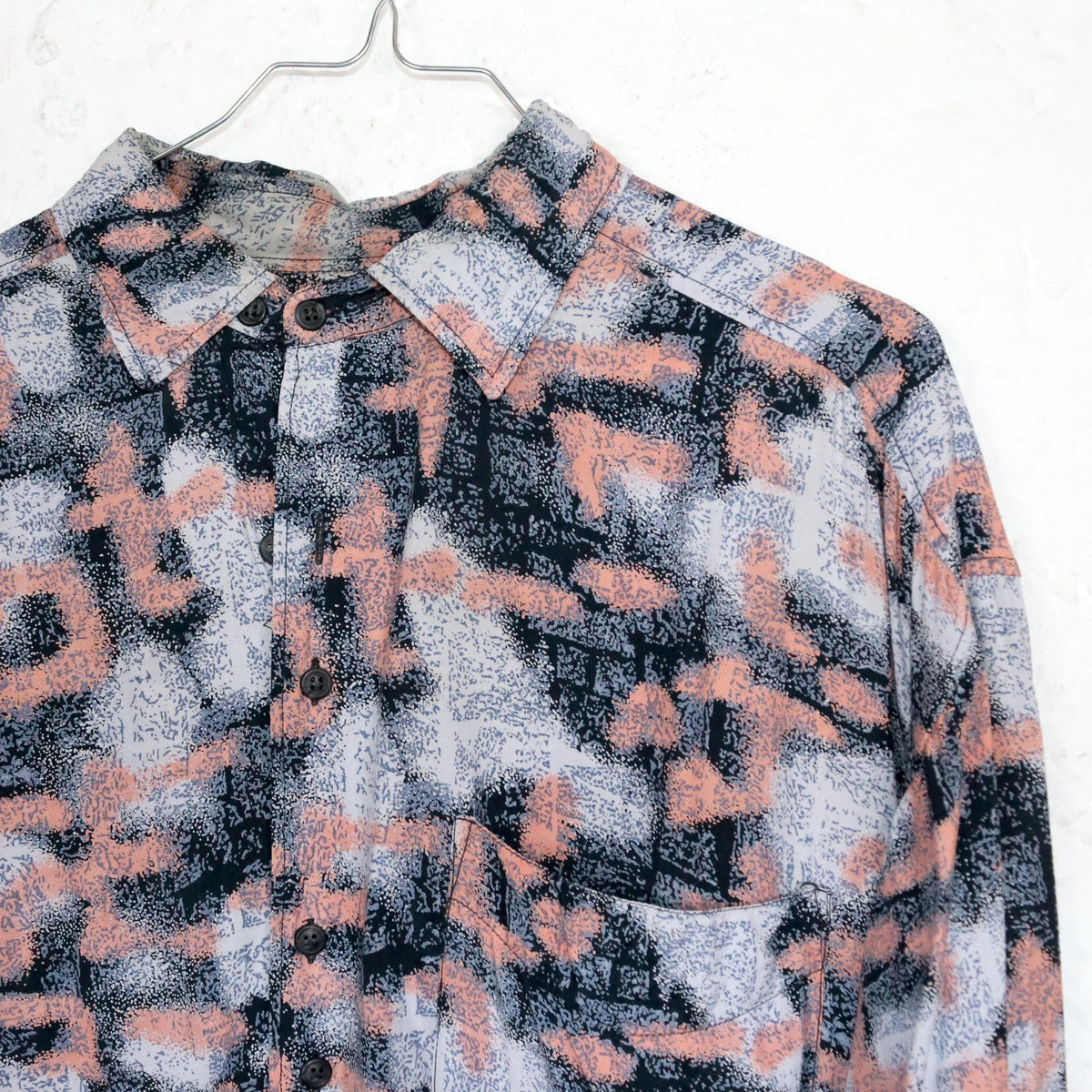 Vintage 80s 90s CASUAL WEAR shirt long sleeve crazy pattern viscose apricot black light blue L