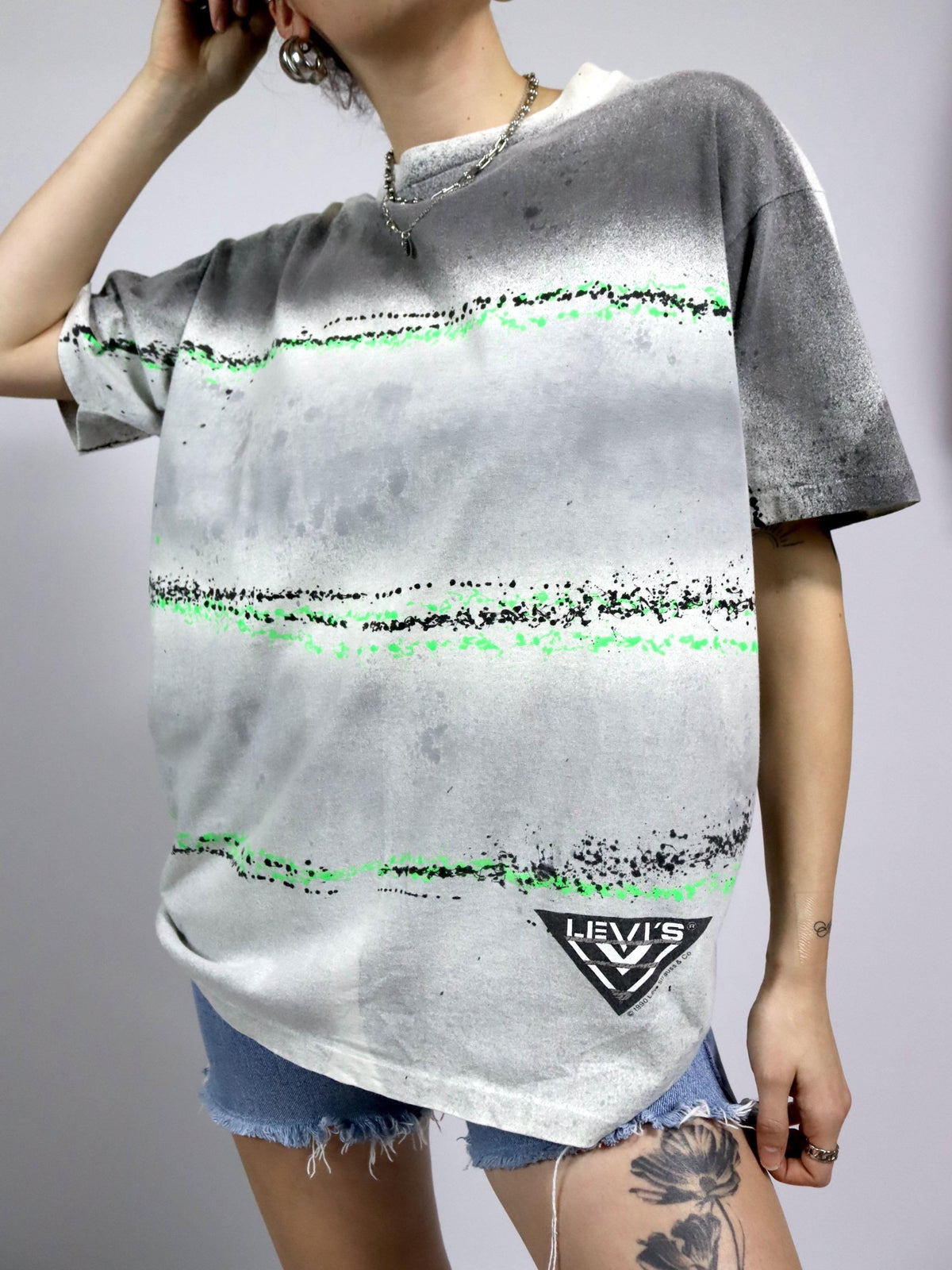 Vintage 80er 90er LEVIS T-Shirt 1990 kurzarm crazy pattern grün weiß grau Single stitched S