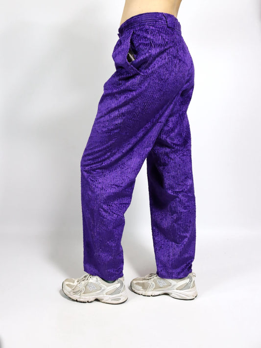 Vintage 80er 90er TUZZI Bundfalten Hose Cord lila glänzend 38