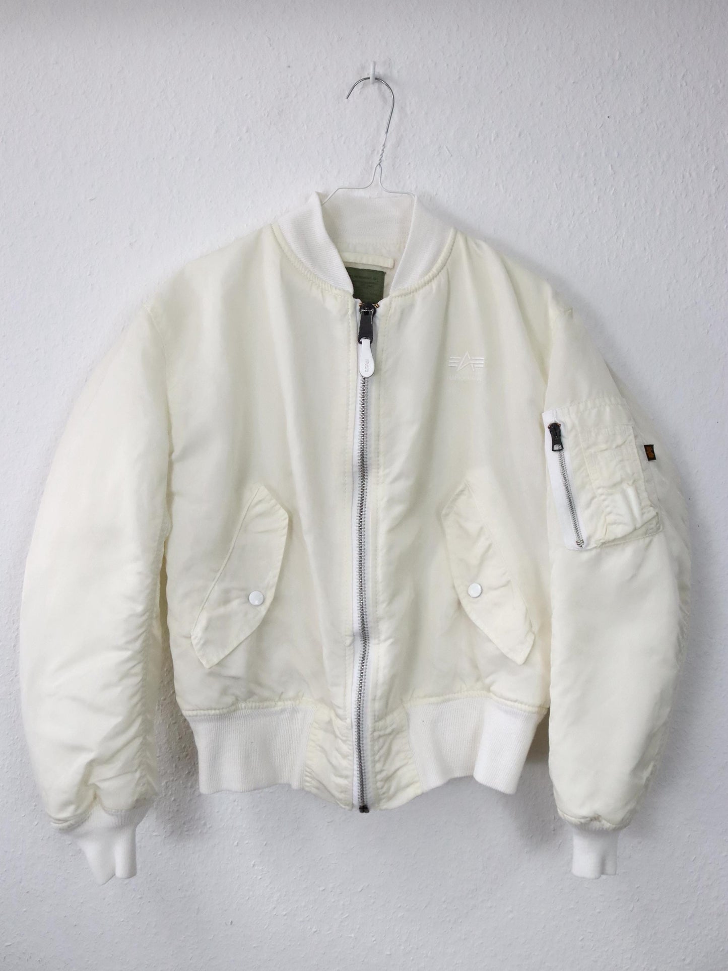 Vintage 80s 90s ALPHA INDUSTRIES bomber jacket lightly lined white Made in USA S
