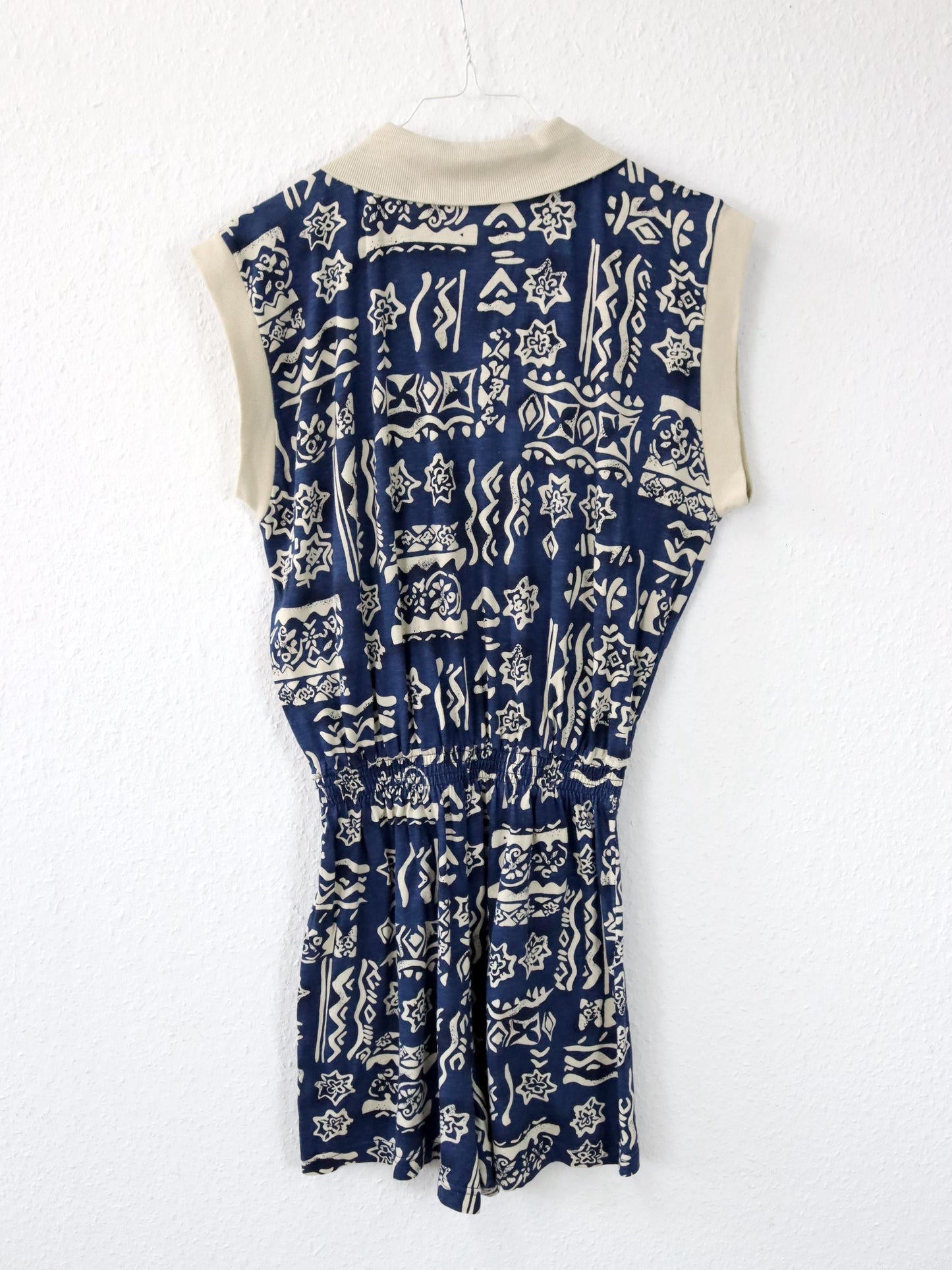 Vintage 80er 90er AMERICAN PLACE Einteiler Jumpsuit ärmellos crazy pattern weiß blau M