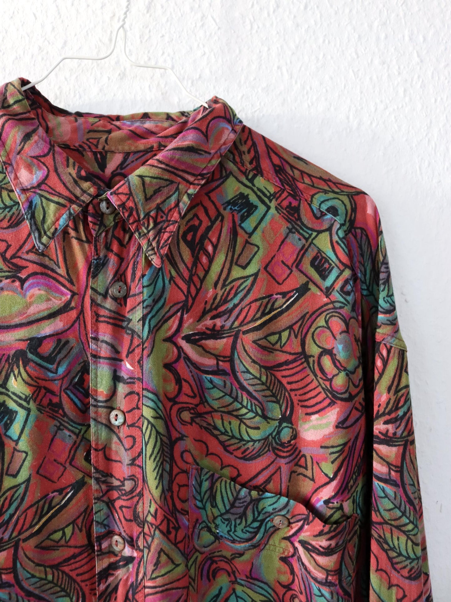 Vintage 80s 90s CAVORI shirt long sleeve crazy pattern viscose L