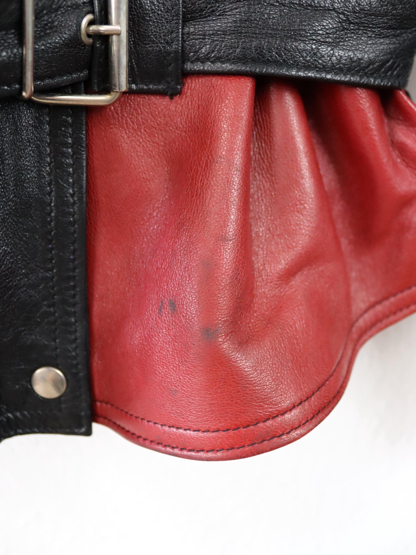 Vintage 80s 90s ALASKABEAR leather jacket rivets black red shoulder pads M