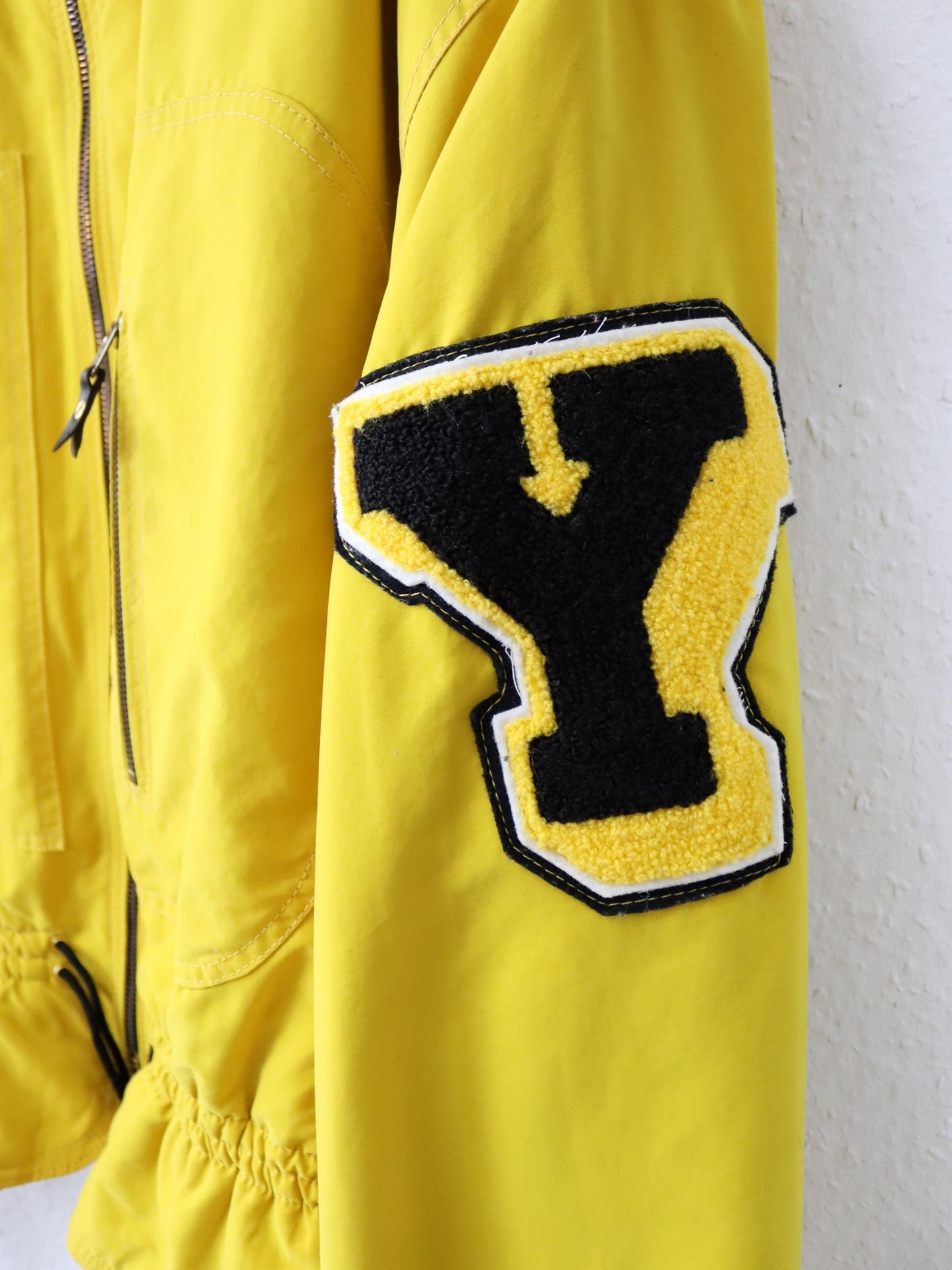 Vintage 80er 90er Winterjacke Jacke gefüttert Teddyfell Schulterpolster gelb tailliert Stehkragen L