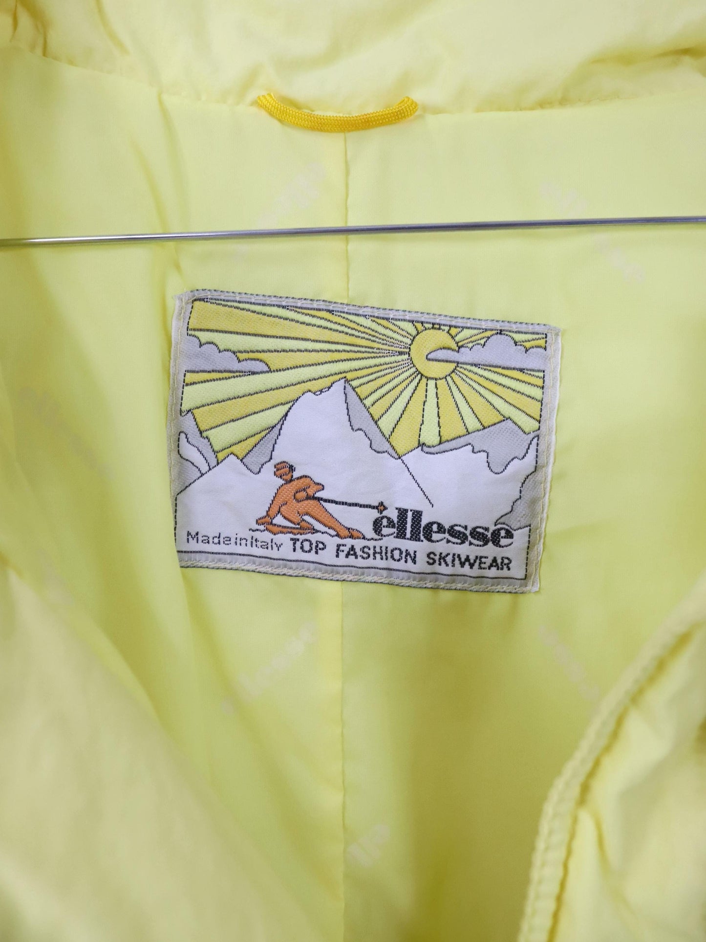 Vintage 80er 90er ELLESSE Skijacke Winterjacke gefüttert gelb XL