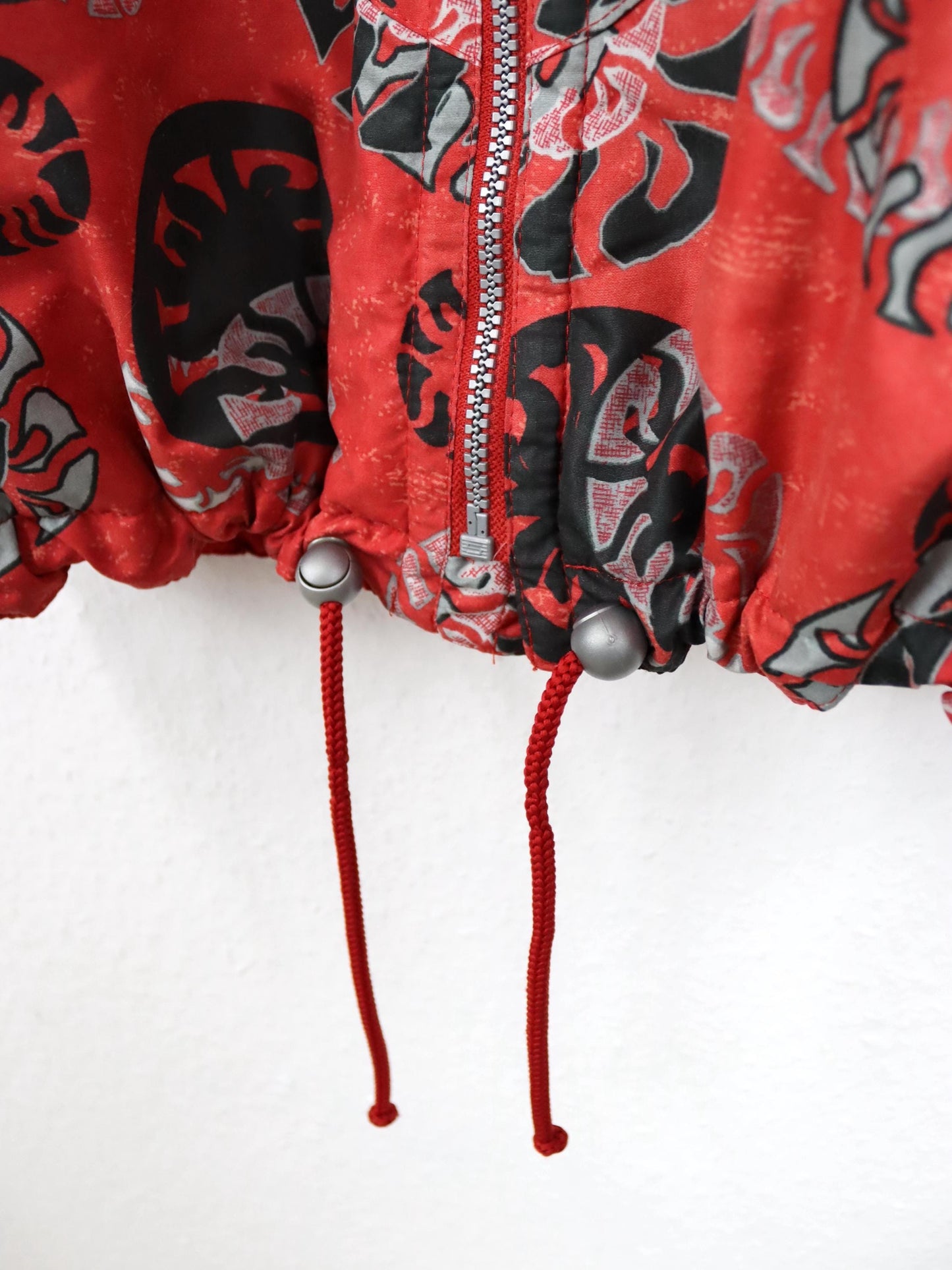 Vintage 80er 90er ETIREL Winterjacke gefüttert crazy pattern Stehkragen Schulterpolster rot schwarz 38/40