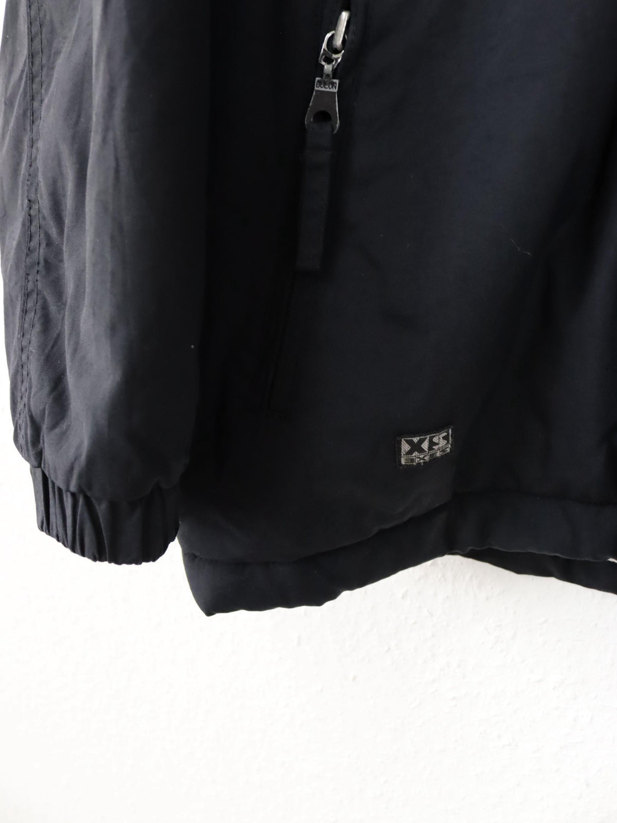 Vintage 90er 00er Y2k EXES Skijacke Winterjacke gefüttert schwarz Backprint XS/S 152