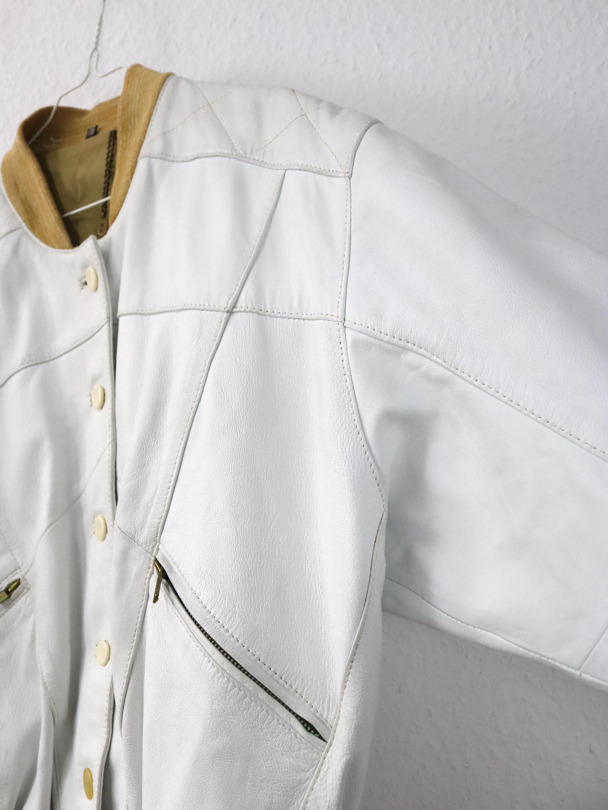 Vintage 80er 90er Lederjacke cremeweiß weiß Bomberjacke Schulterpolster 36
