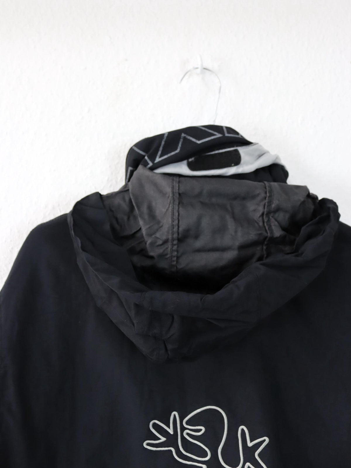 Vintage 90er 00er Y2k EXES Skijacke Winterjacke gefüttert schwarz Backprint XS/S 152