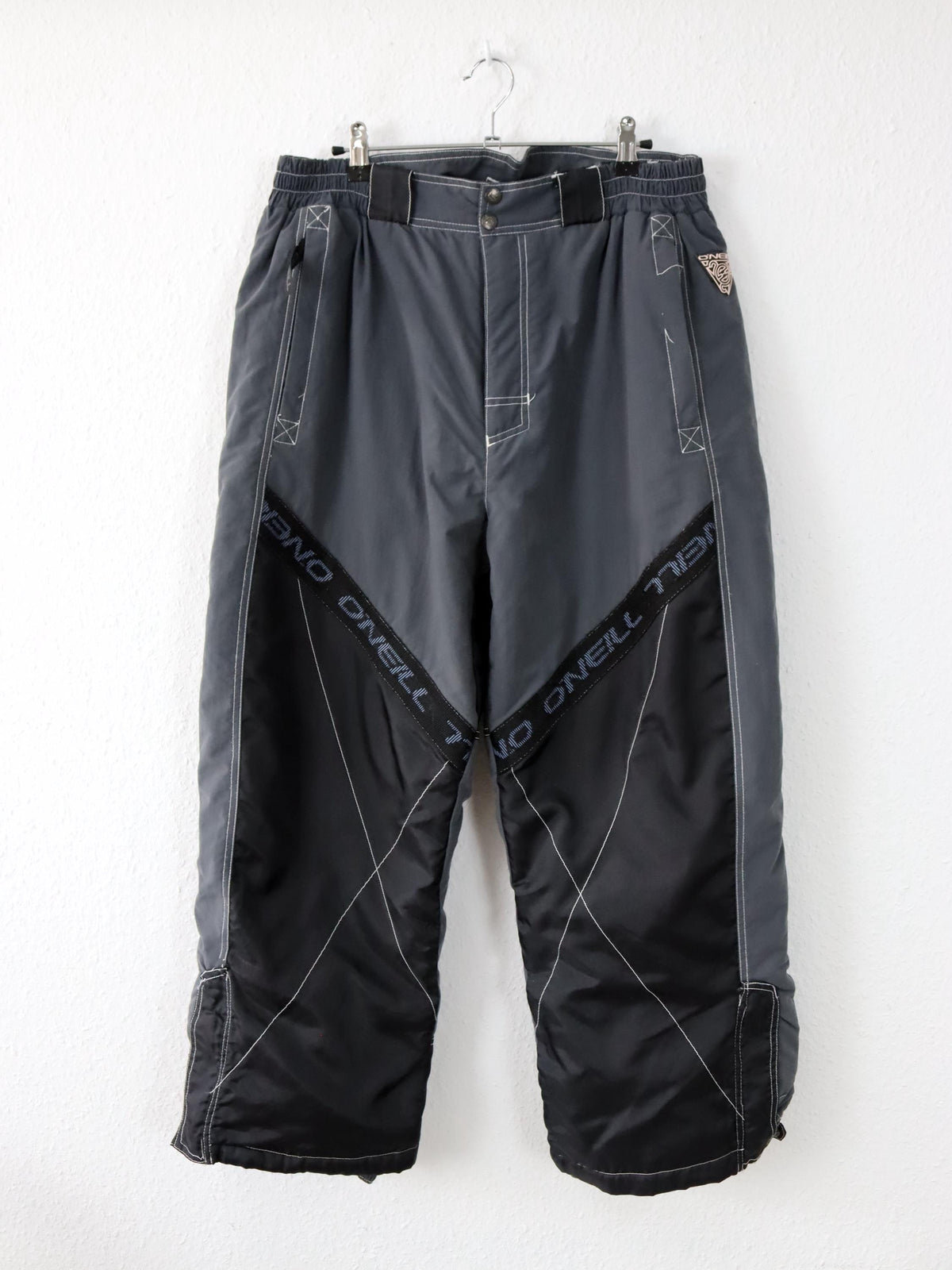 Vintage 90er 00er ONEILL Snowboardhose Skihose Baggy Pants schwarz grau 52 L