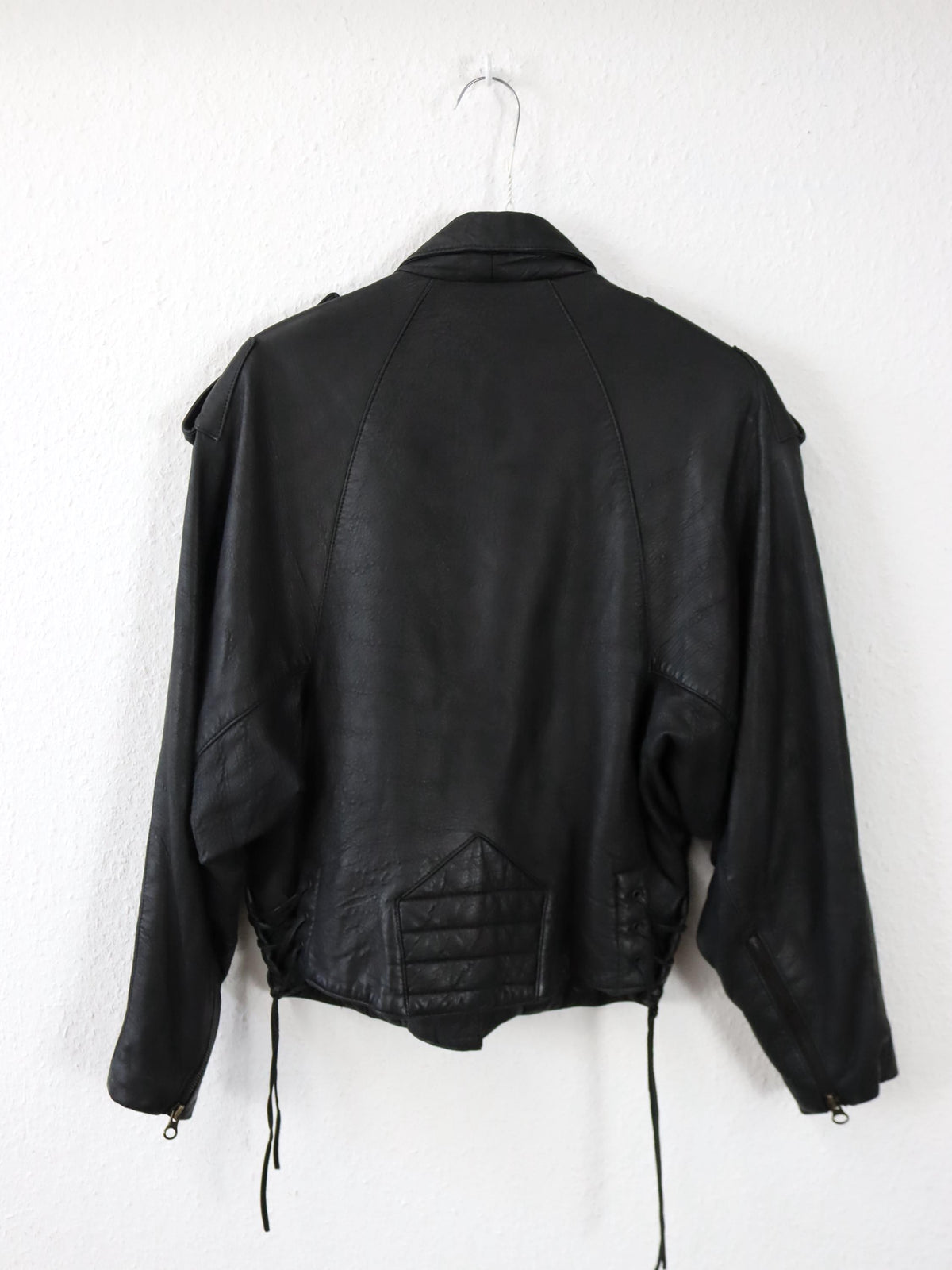 Vintage 80er 90er Bikerjacke Lederjacke schwarz Schnürung schwarz 40 M
