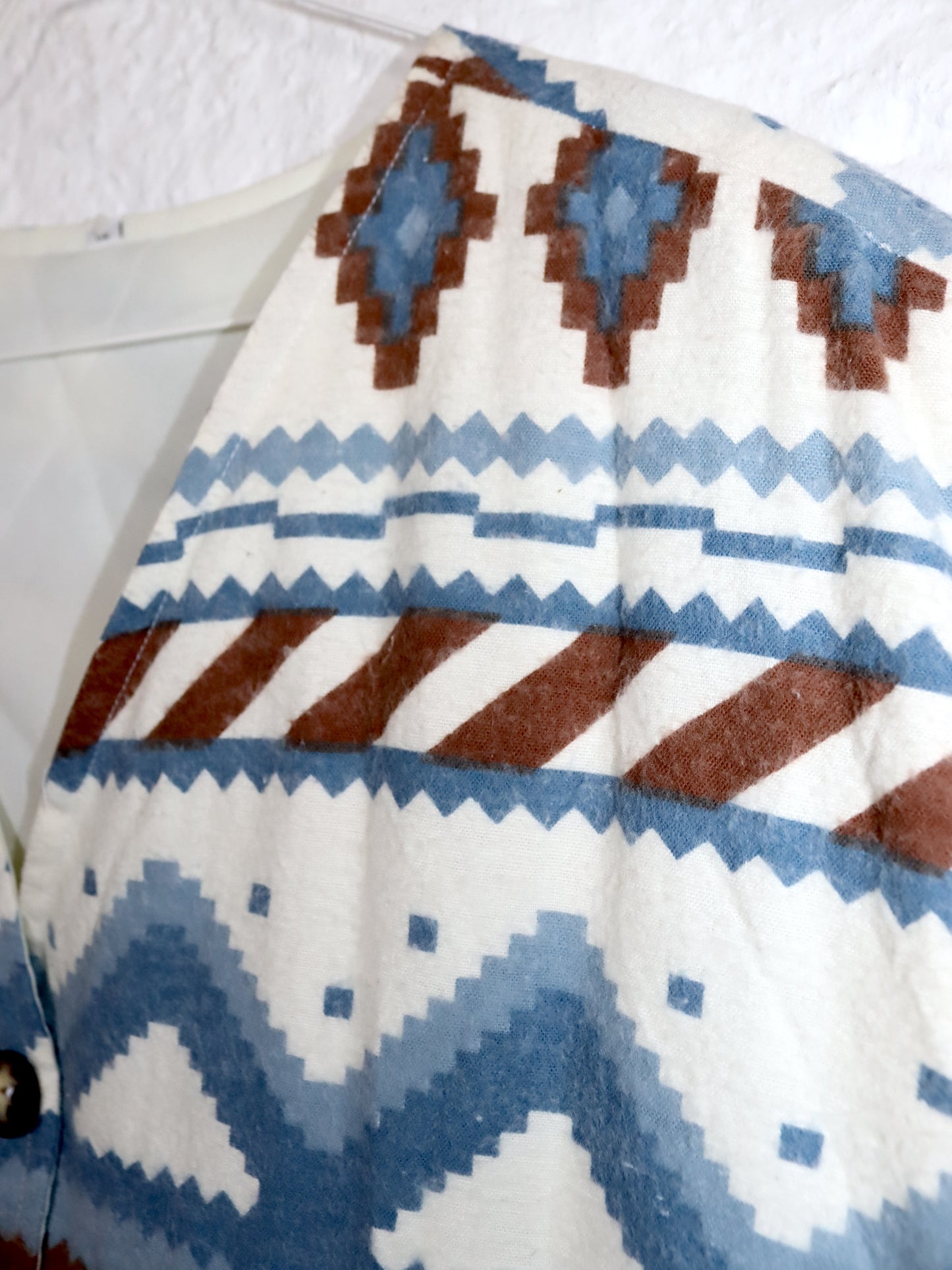 Vintage 80s 90s vest patterned button placket white blue brown XL