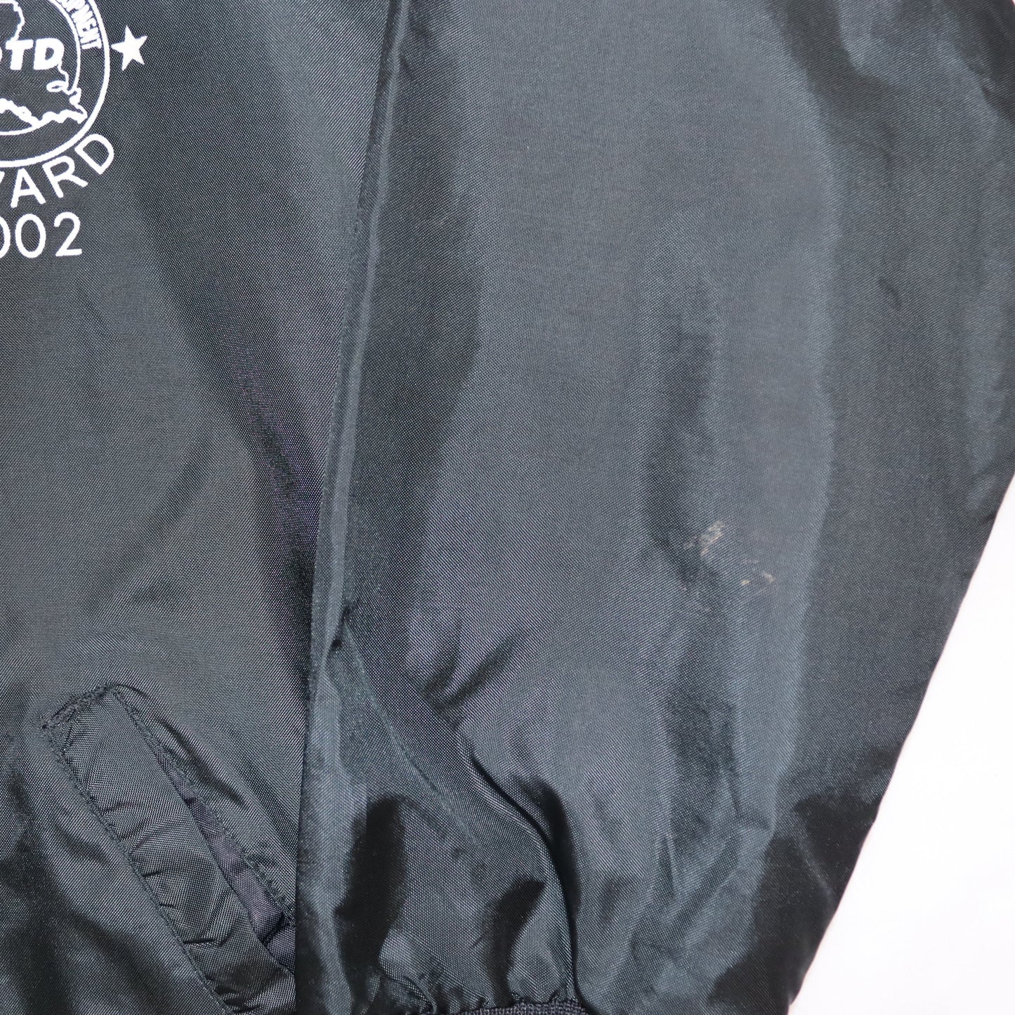 Vintage Y2K Windbreaker Jacke Knopfleiste schwarz Print Vorderseite L