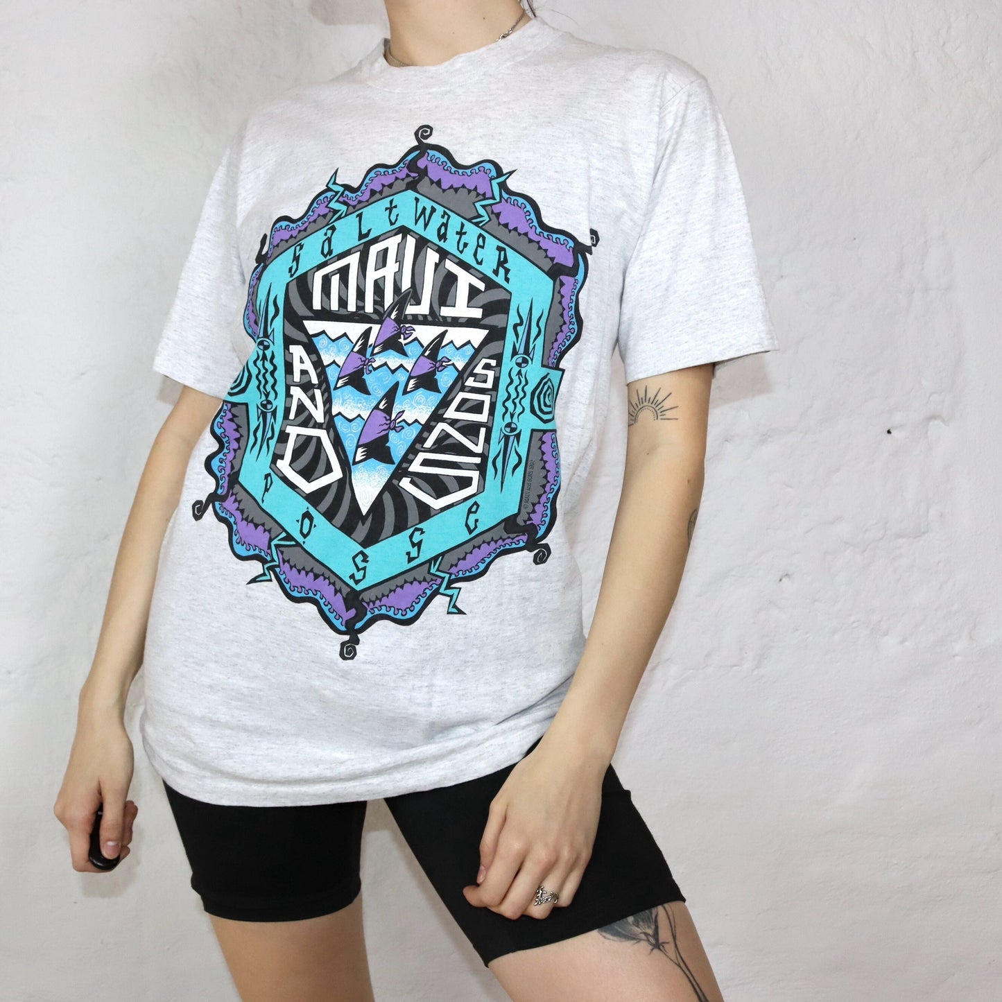 Vintage Maui T-Shirt gray print purple turquoise M