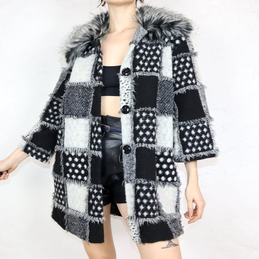 Vintage 80s 90s wool coat with faux fur collar, thin wool, Made in Italy M