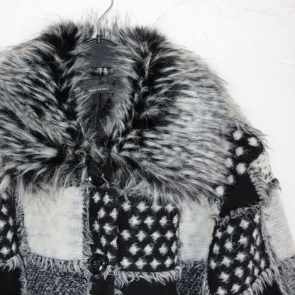 Vintage 80s 90s wool coat with faux fur collar, thin wool, Made in Italy M