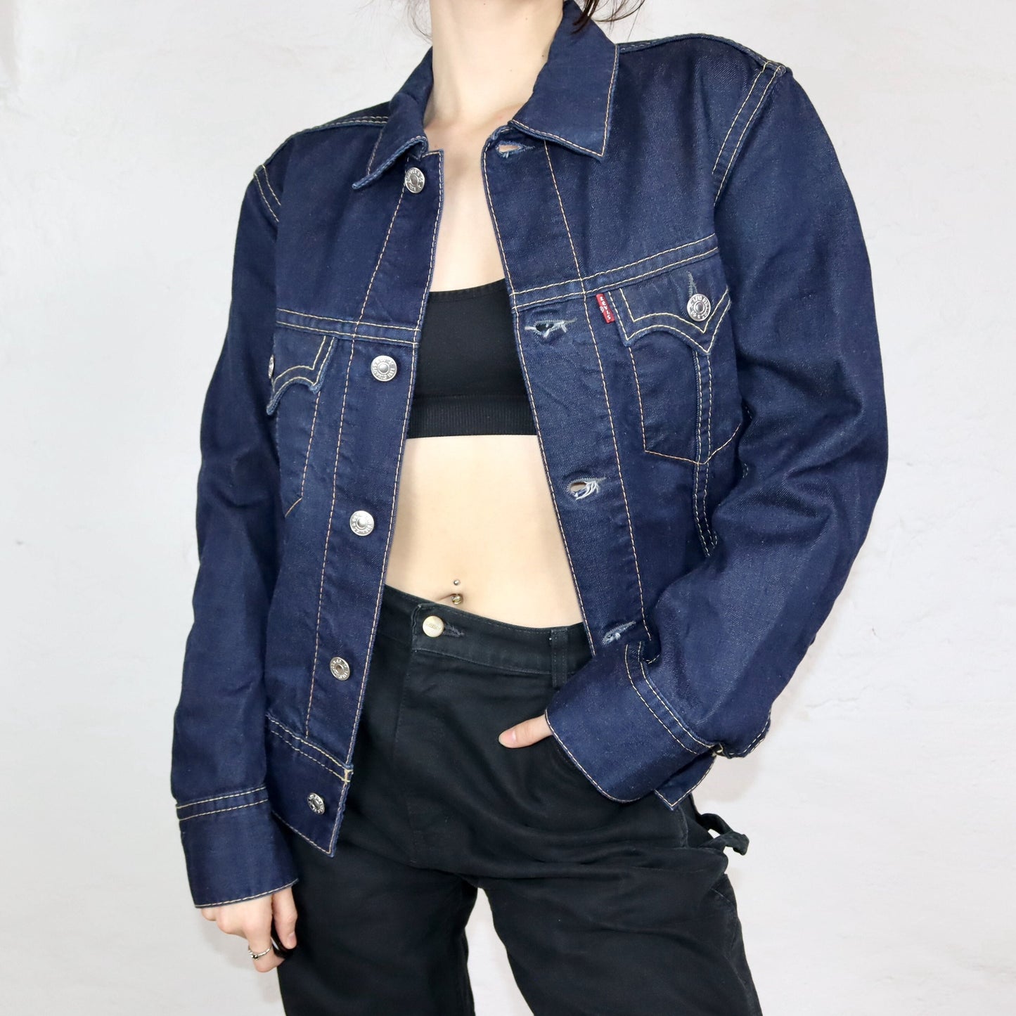 Vintage 00er Y2K LEVIS Jeansjacke dunkelblau UNGETRAGEN mit Etikett L