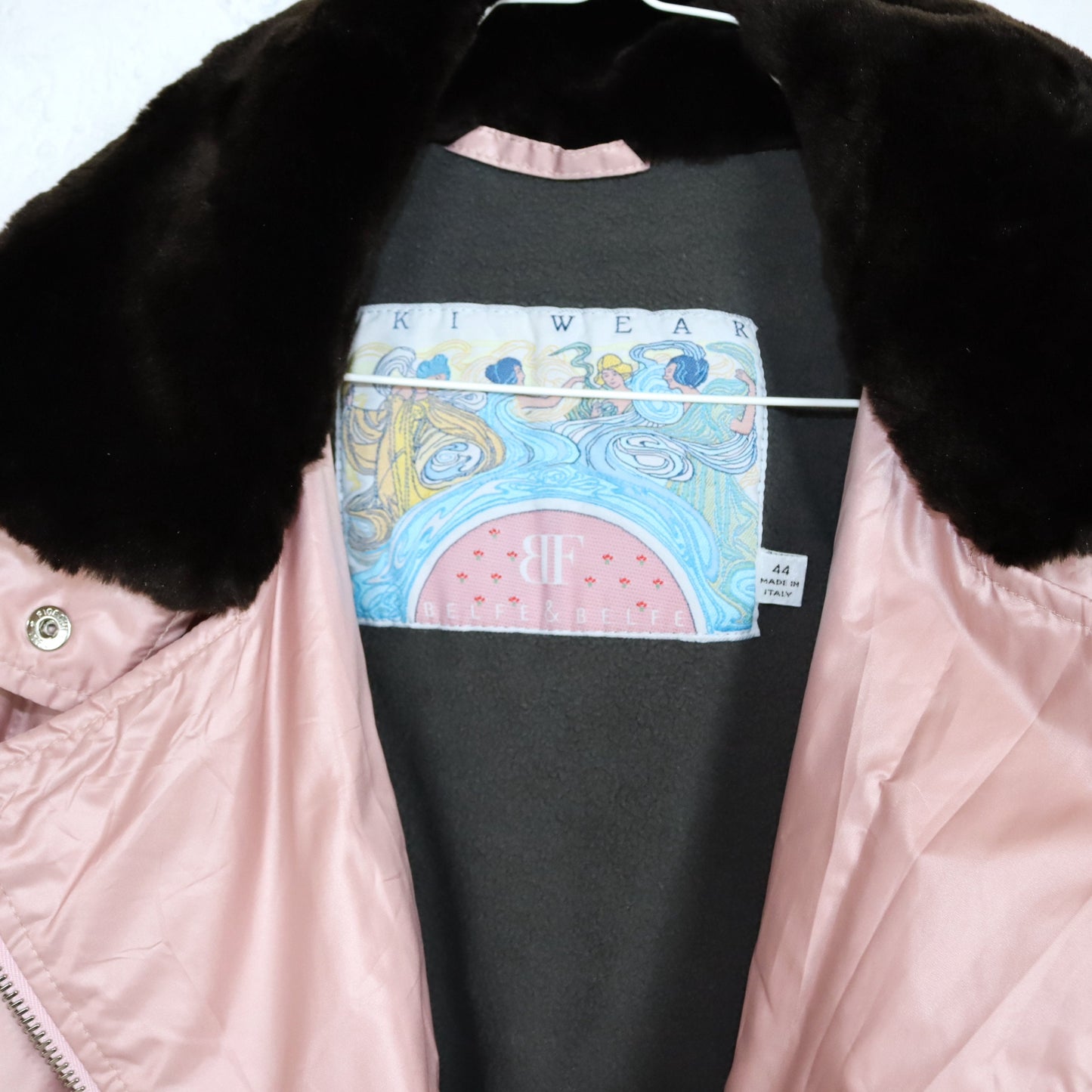 Vintage 80er 90er BELFE Skianzug Skioverall glänzend rosa Faux Fur Kragen Schulterpolster 42
