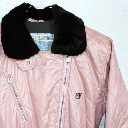 Vintage 80er 90er BELFE Skianzug Skioverall glänzend rosa Faux Fur Kragen Schulterpolster 42