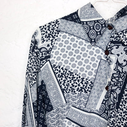 Vintage 80s 90s shirt blouse long sleeve paisley pattern viscose dark blue white L