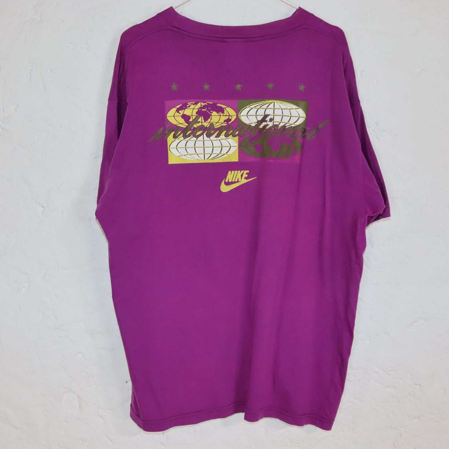 Vintage 80s 90s NIKE International T-Shirt short sleeve purple pink with print L