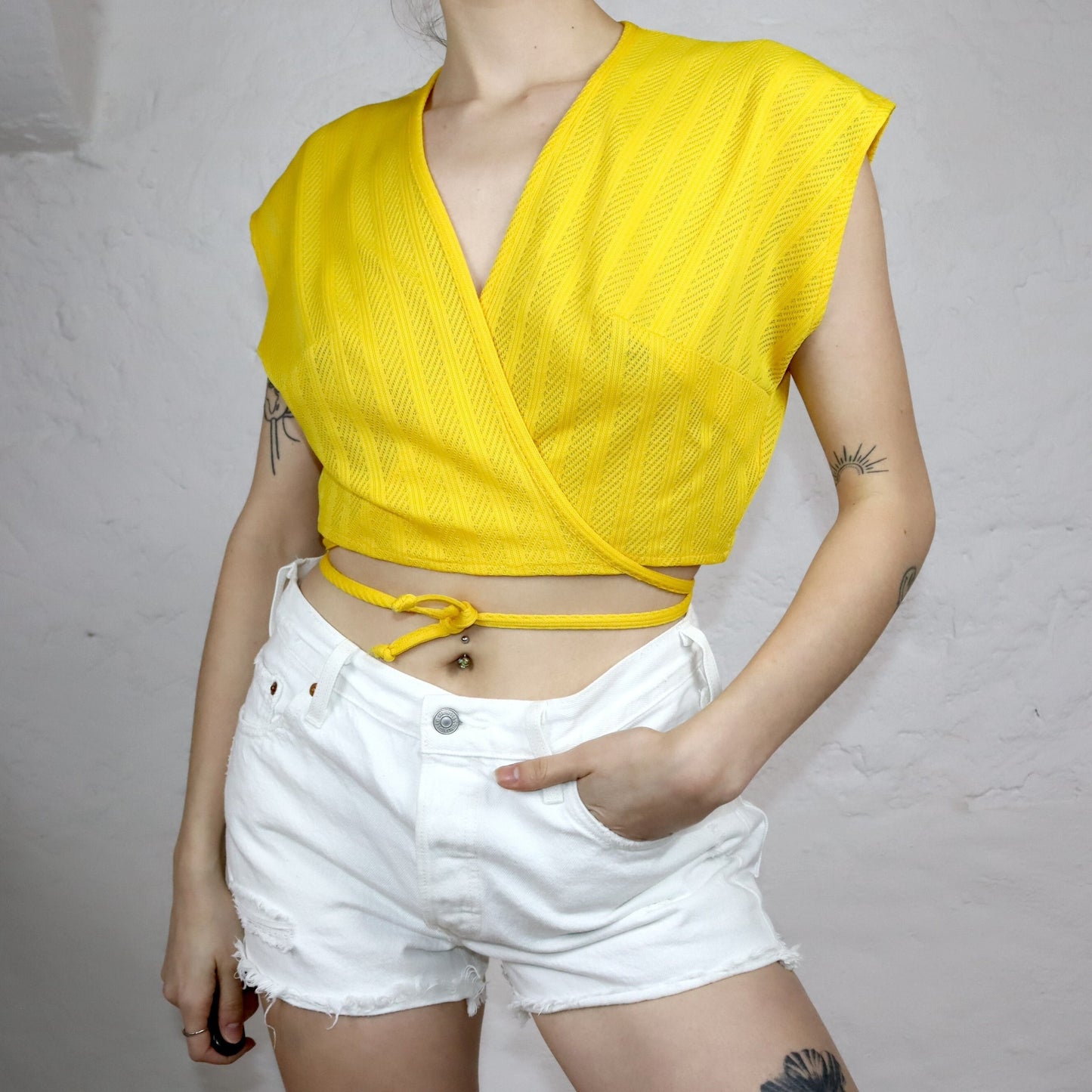 Vintage 70er 80er VEB Jersey Moden DDR Wickelbluse Cardigan kurzarm gelb M