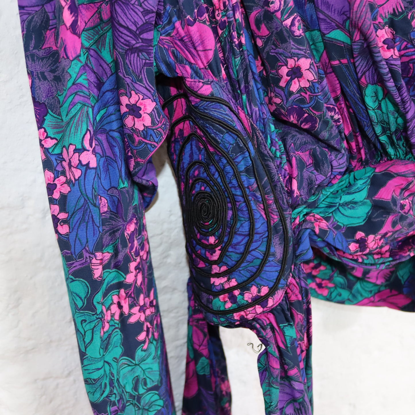 Vintage 80er 90er Atelier Brigitte Edlinger Bluse Wickelbluse crazy pattern Lila grün M
