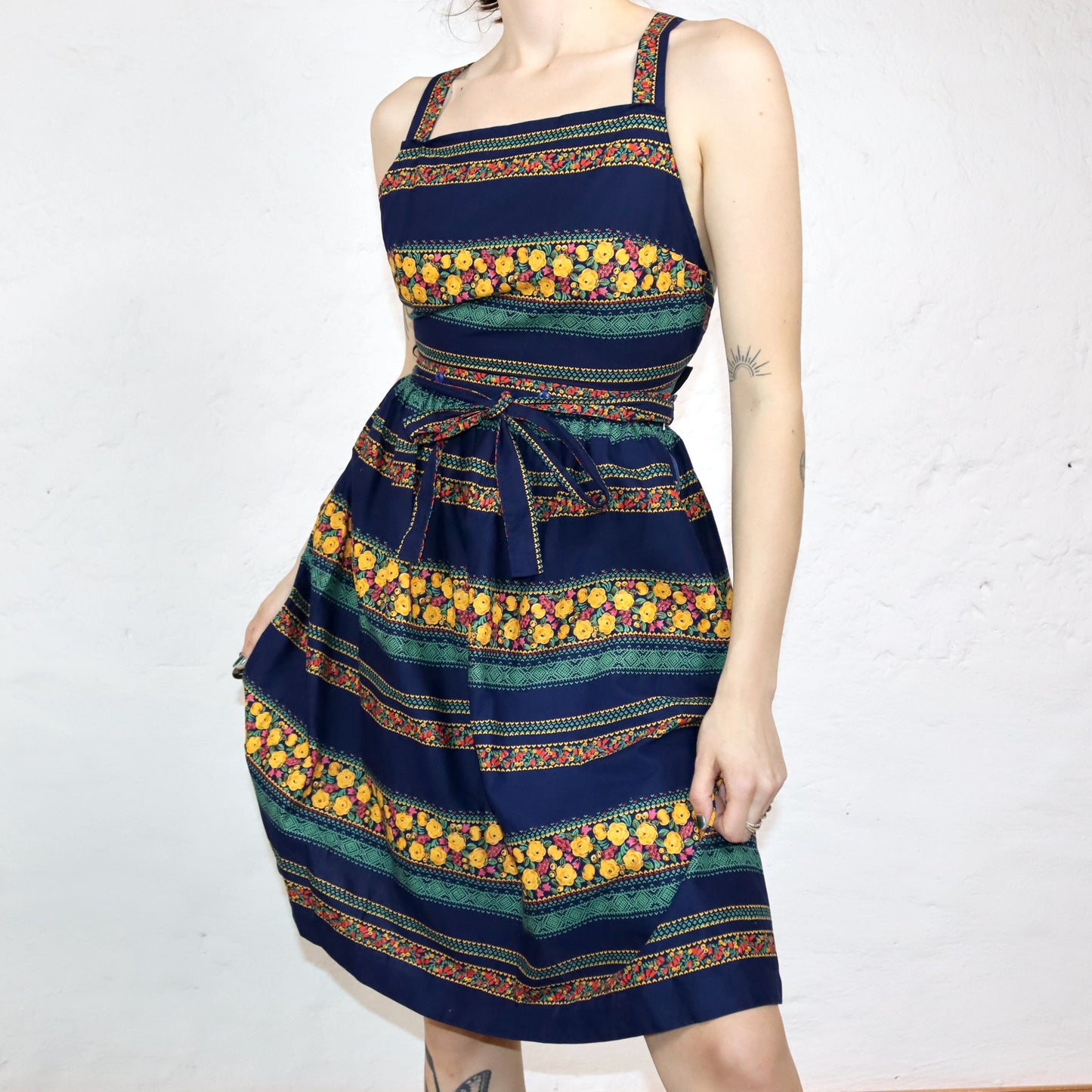 Vintage 70er 80er HERZMÄDEL Bekleidung Erfurt DDR Zweiteiler Rock Top Kleid gemustert S