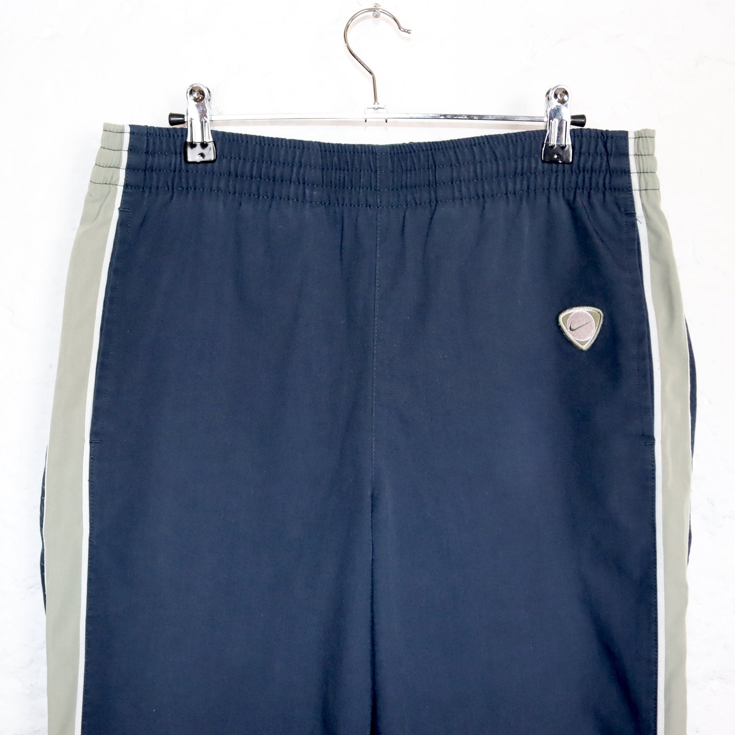 Vintage 80s 90s NIKE jogging pants tracksuit pants straight leg baggy dark blue S/M