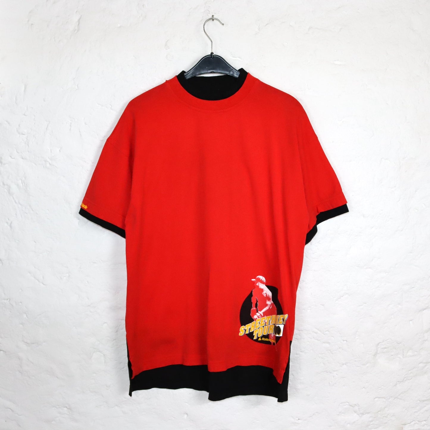 Vintage 80s 90s DARWINS T-Shirt short sleeve print Rollerblade Streethockey black red