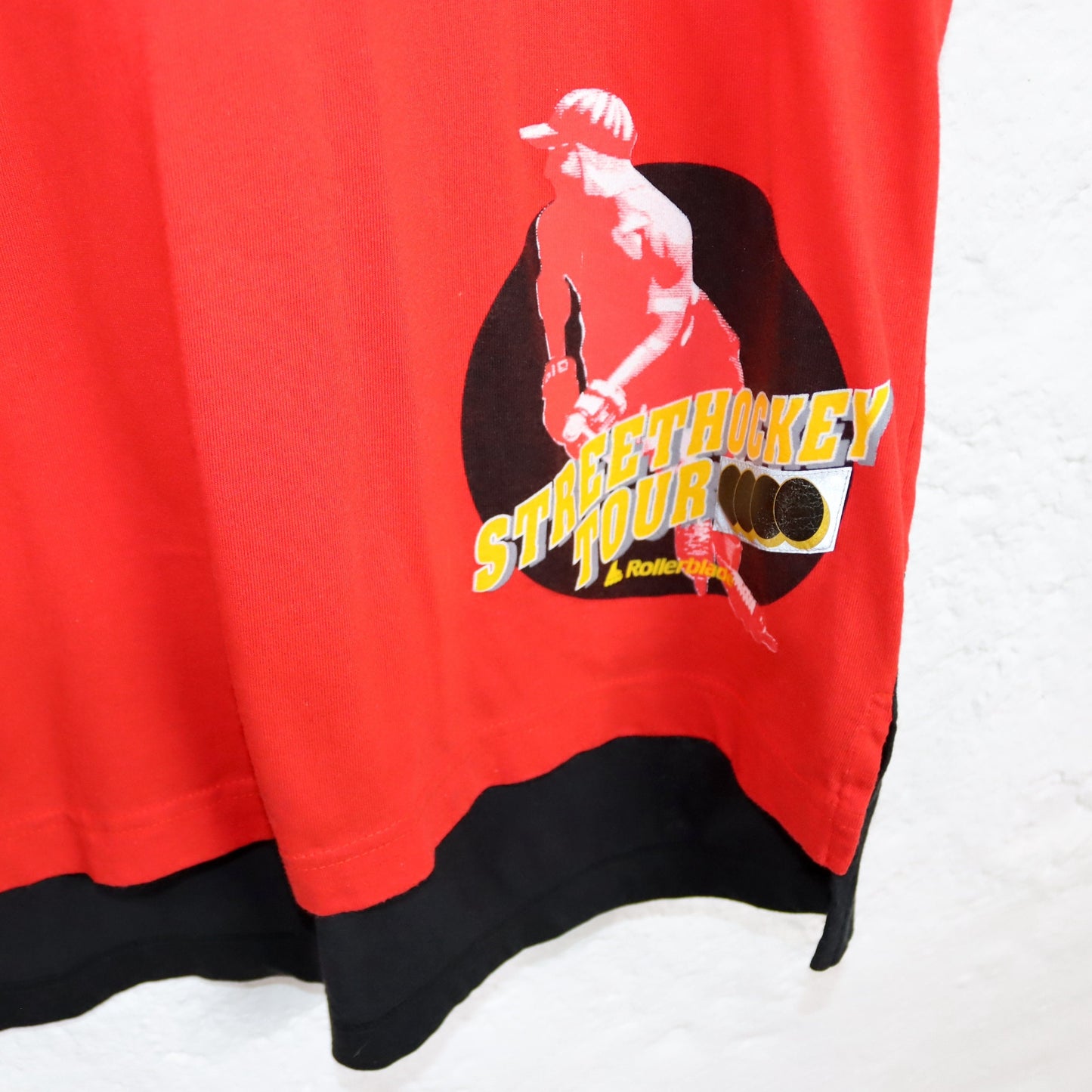 Vintage 80s 90s DARWINS T-Shirt short sleeve print Rollerblade Streethockey black red