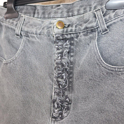 Vintage 80s 90s shorts with embroidery dark grey 38