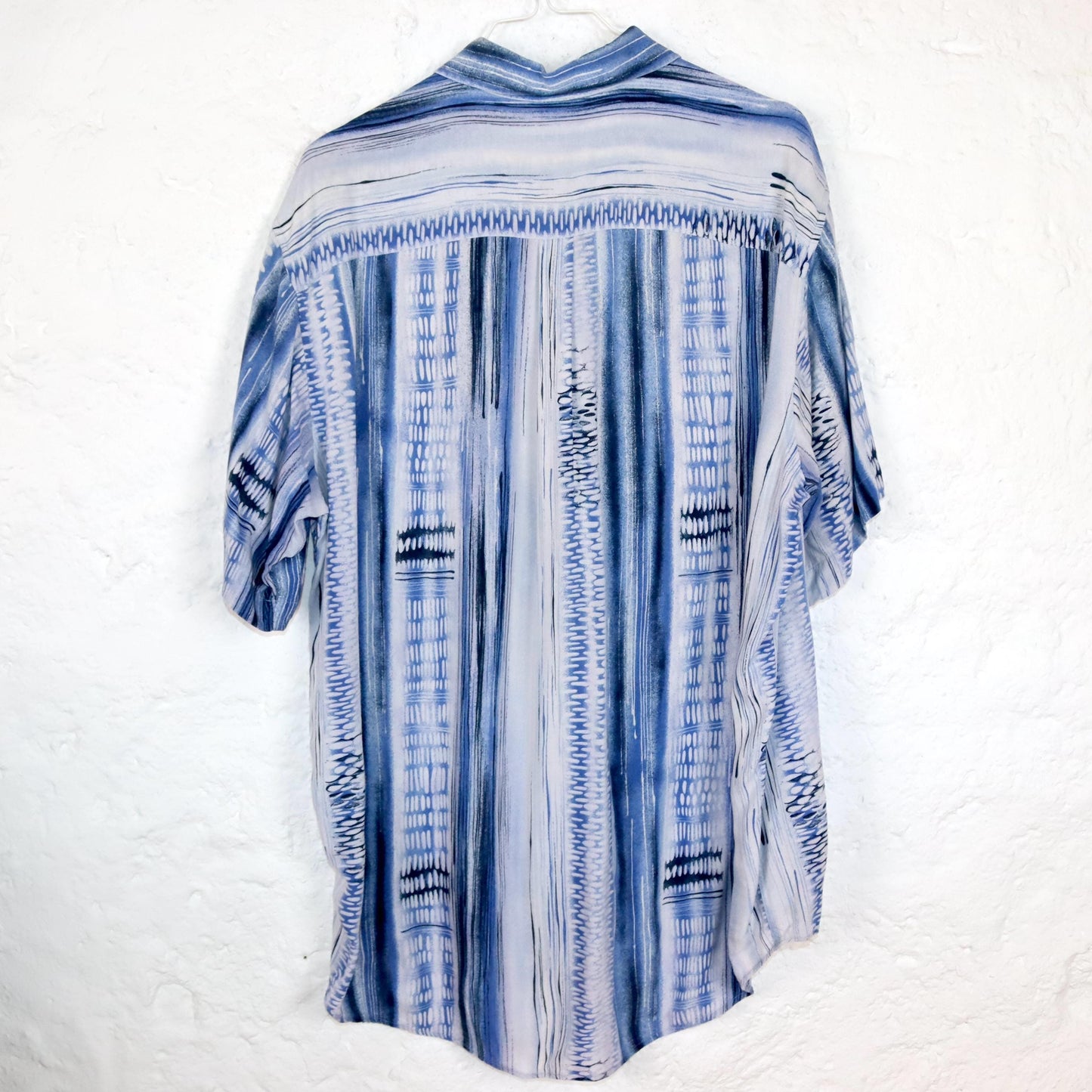 Vintage 80s 90s shirt short sleeve batik crazy pattern blue white L
