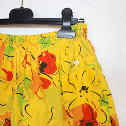 Vintage 80s 90s shorts short pants floral pattern yellow red linen M