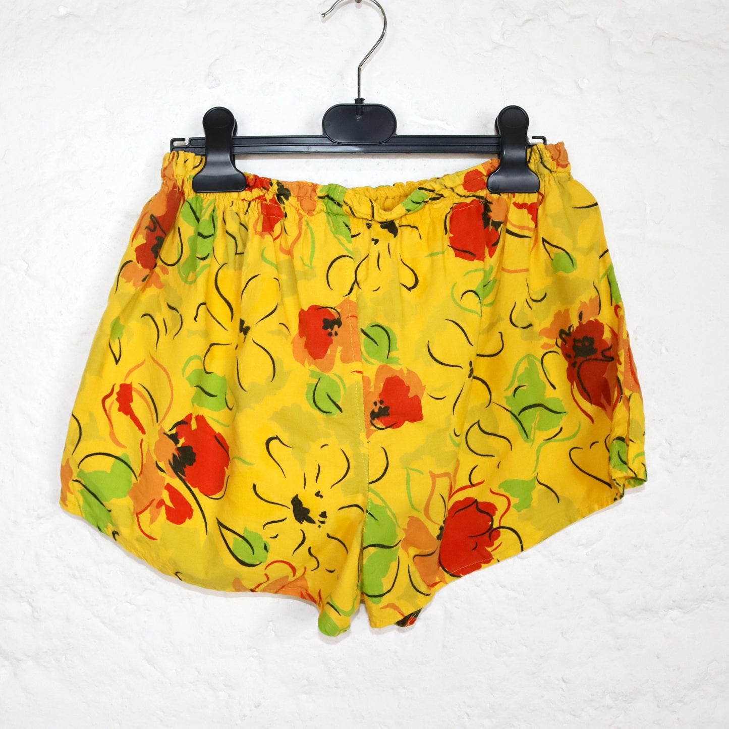 Vintage 80s 90s shorts short pants floral pattern yellow red linen M